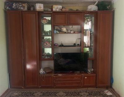 Стенка сотилади срочно