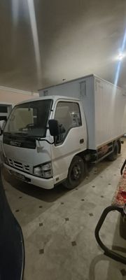 Isuzu sotiladi 2.5tonalik