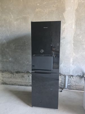 Продаётся холодильник Hisense новый