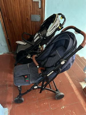 Продам коляску легкую удобную
