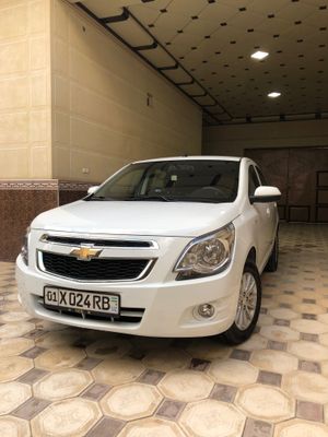 Автомобиль кобальт