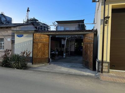 Продаётся дом участок на большую семью или под офис цена за сотку