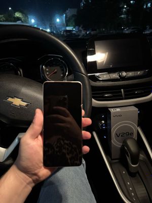 ViVo V29e sotiladi 8/256