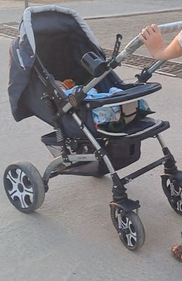 Kolyaska srochni sotiladi.