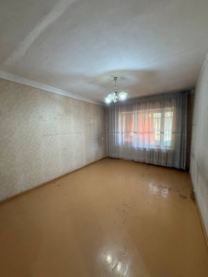 Эльбек Продаётся 2-комкв 77 серия  Кирпичный дом