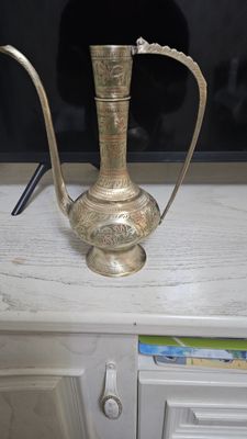 Kuvshin sotiladi latun xolati zor