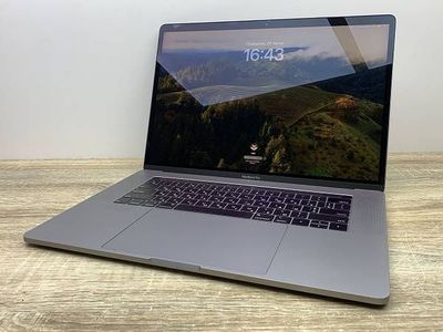 Macbook Pro i9(8 ядер)/16/512/Radeon pro 4Gb DDR5