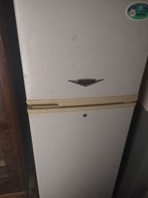 Продаётся холодилник.