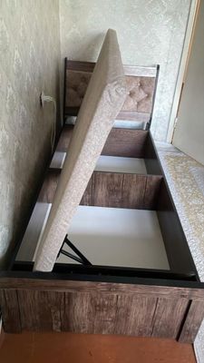 Спальная кровать
