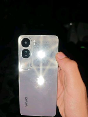 VIVO V40 Lite.  8/256. telefon emas telegram yozil