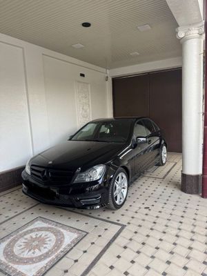 Mersedes 204 rangi qora 2014 yil 109000 yurgan kraska toza