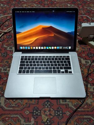 Macbook Pro sotiladi arzon