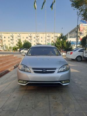 Lacetti jentra qilingan sotiladi