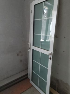 Продаю Аква двери