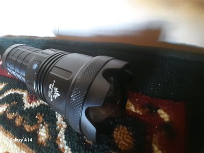 Qo'l chirog'i 300.000 sõm