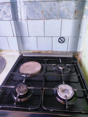 Vesta gaz plitasi, 3 ta gazli 1 tasi elektricheski