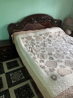 Продам спальный гарнитур