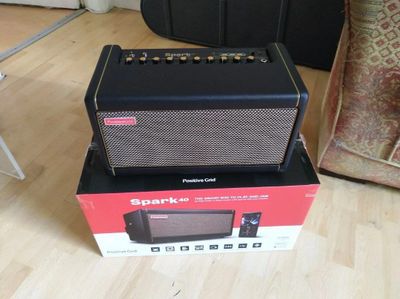 Продам комбоусилитель