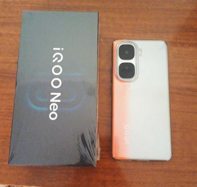 iQOO Neo 10 12/256Gb