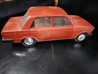 Игрушка, автомобиль Ваз, Лада, СССР. Пластик. Смотрите фото.