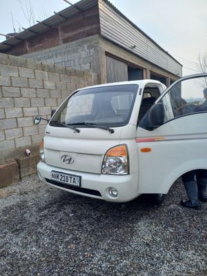 Hyundai Porter. 126 mator. Uzuni 3.15 metr bort. Tent