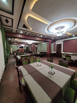 Узбекистанский кучасида жойлашган 275 кв.м тайор ресторан сотилади!