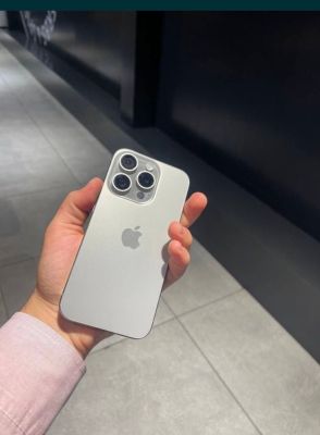 Iphone 15 pro kar dok bor 128gb 89% aybi yo ideal