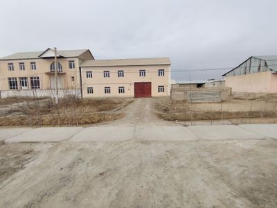 Ijaraga beriladi yo'lni yoqasida joylashgan hovli galaosiyoda joylashg