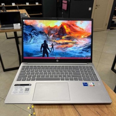 HP1 5-1335U удобный и быстрый ноутбук для повседневных задач и учебы