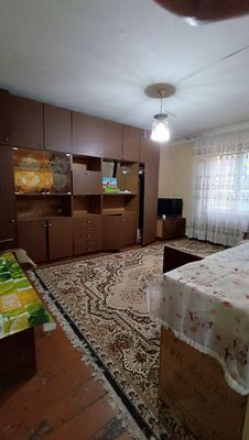 Аренда. 3/1/2. Квартира 54 м². Спутник 5 (Сергели). Дом деревянный.