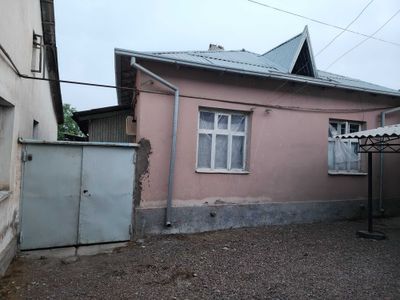 Продаётся дом с участком в тихом районе