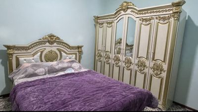 Спальня мебель сотилади