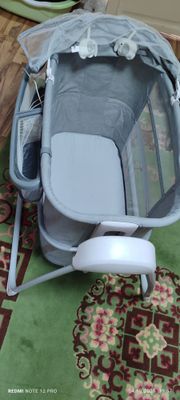 Продам люльку кроватку и качелю