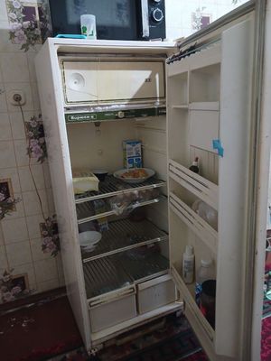 Холодильник рабочий