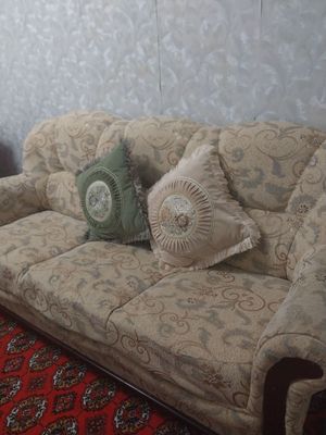 Диван и кресла б/у