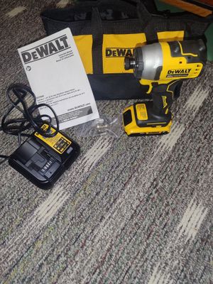 Шурупавёрт Dewalt dcf 809