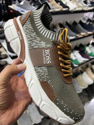 BOSS krasovka skidkada 90.000 soʻm razmeri 40 dan 44 gacha BAYYAN inst
