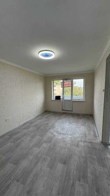 Фрунзиский Бегим маркет 3 қаватда 2 хонали квартира сотилади.ID: 1411