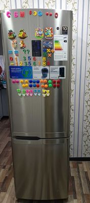 Холодильник Samsung