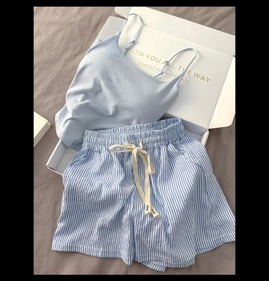 Yangi kiyilmagan pijama