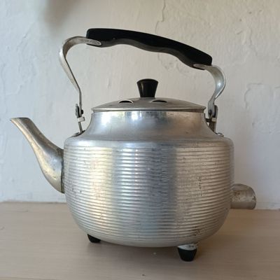 Алюминиевый чайник