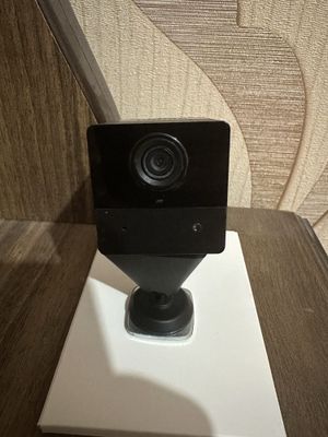 Камера Wi-Fi беспроводная EZVIZ заряд хватает на 30 дней