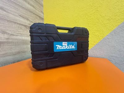 Продается дрель Makita