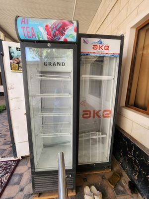 Срочно продается витринные холодильники в полном рабочем состоянии