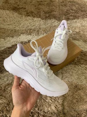 Женские кроссовки бренда Li-Ning