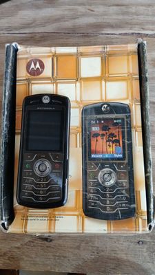 Легендарный Motorola SLVR L7