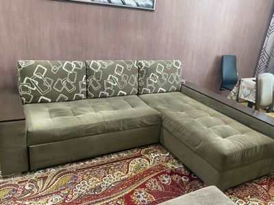Диван угловой в хорошем состоянии