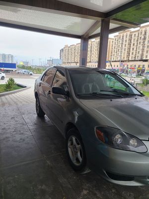 Toyota corolla 1.8 sotiladi