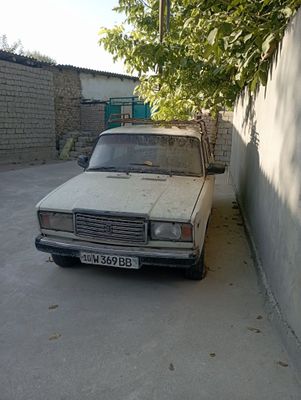 Vaz 2107 sotiladi