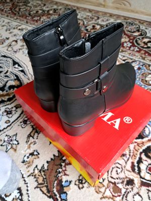 короткий сапог